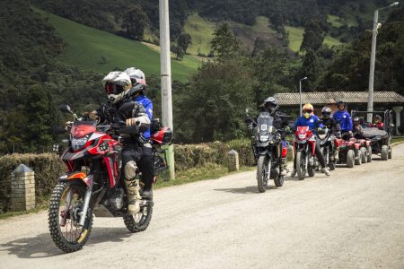 Recorrido en moto por la Cordillera de los Andes